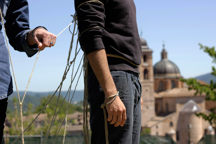 Fupete_Krisis-Legami_Urbino2012_05