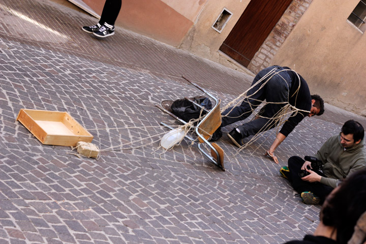 Fupete_Krisis-Legami_Urbino2012_08