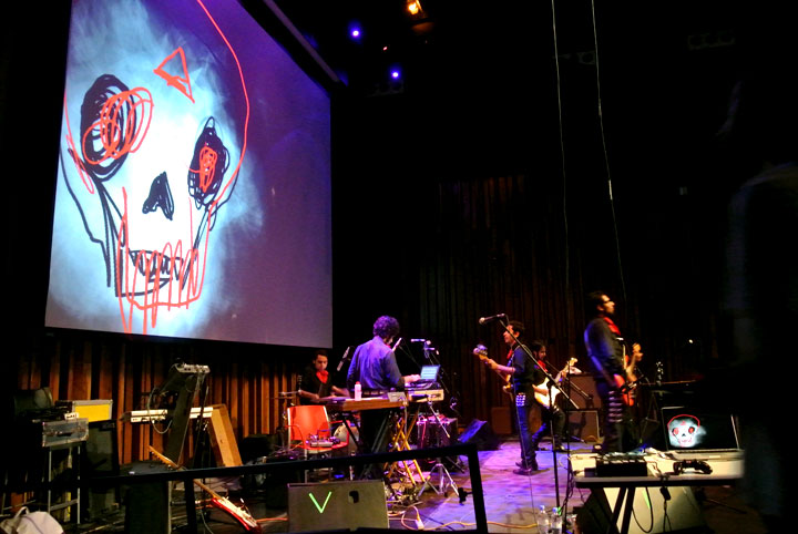 Fupete_TwinTones_CCEMX-2012_Clarisa_01